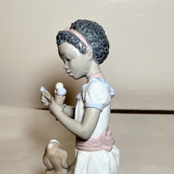 Rare Lladro Black Legacy Collection: #5836 "Sharing Sweets" Figurine, Girl, Dog - Picture 5 of 14